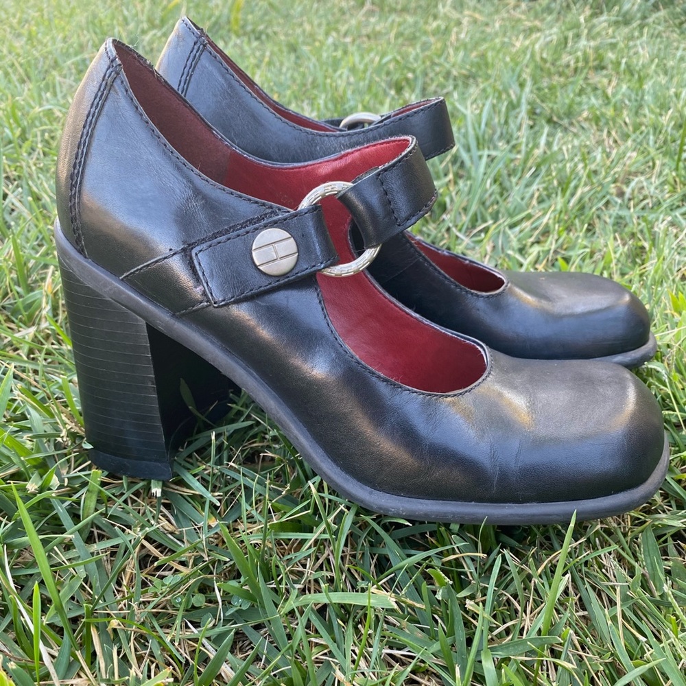 Vintage Tommy Hilfiger black leather Mary Janes